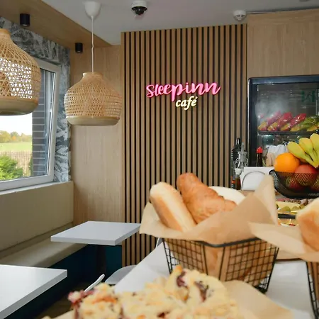 Sleepinn Airport 4*
