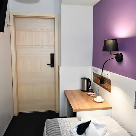 Sleepinn Airport Bed & Breakfast Gdansk