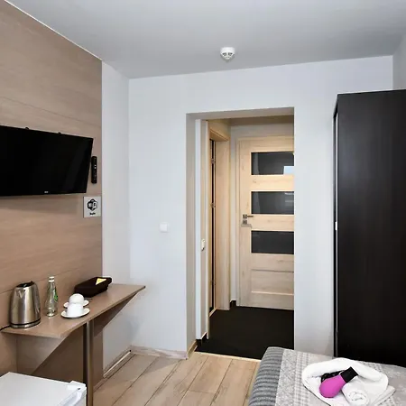 Bed and breakfast Sleepinn Airport 4*