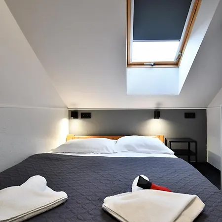 Bed & Breakfast Sleepinn Airport 3*