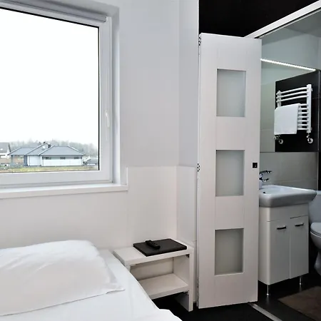 Sleepinn Airport 3*