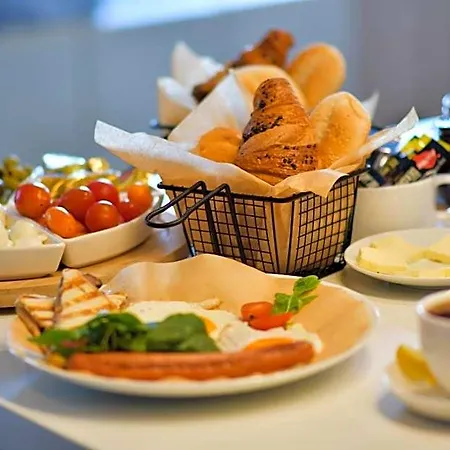 Sleepinn Airport Alojamento de Acomodação e Pequeno-almoço Gdańsk
