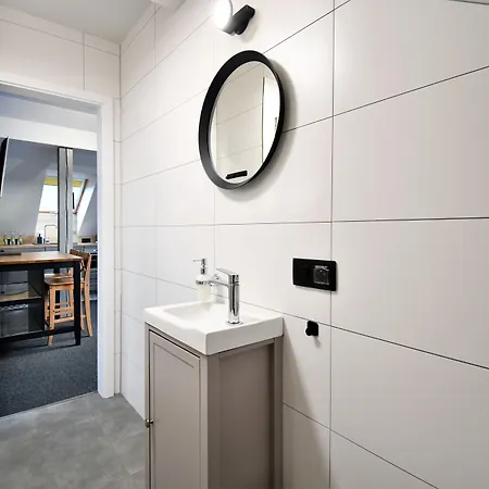 Sleepinn Airport Oda ve Kahvaltı 4*